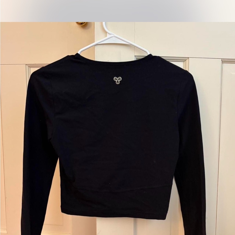 Aritzia Golden Butter Black Long Sleeve Top